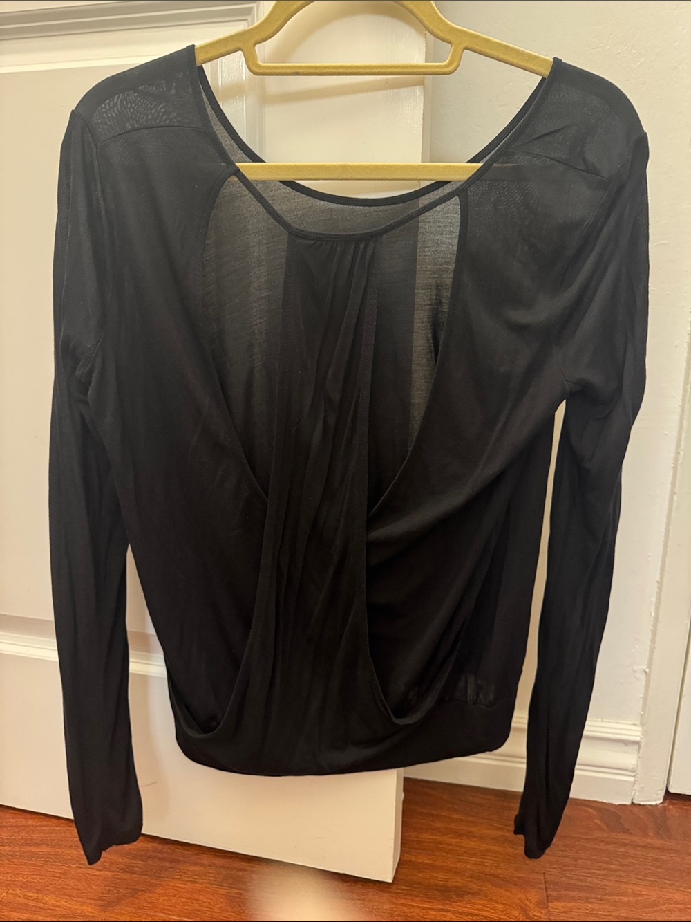 ALO Yoga Black Women's Draped Long-Sleeve Top, open back style, Small